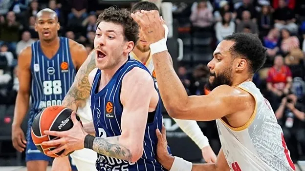 Anadolu Efes Evinde Şokta: Monaco Son Periyotta Fırtına Gibi Esti!