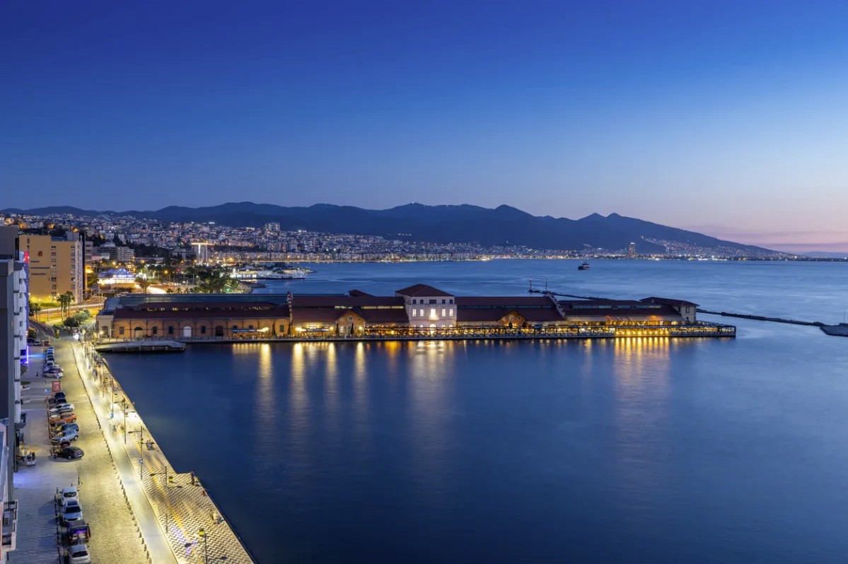 İzmir’de Yağmur Sonrası Altyapı Gündemi Yeniden Öne Çıktı