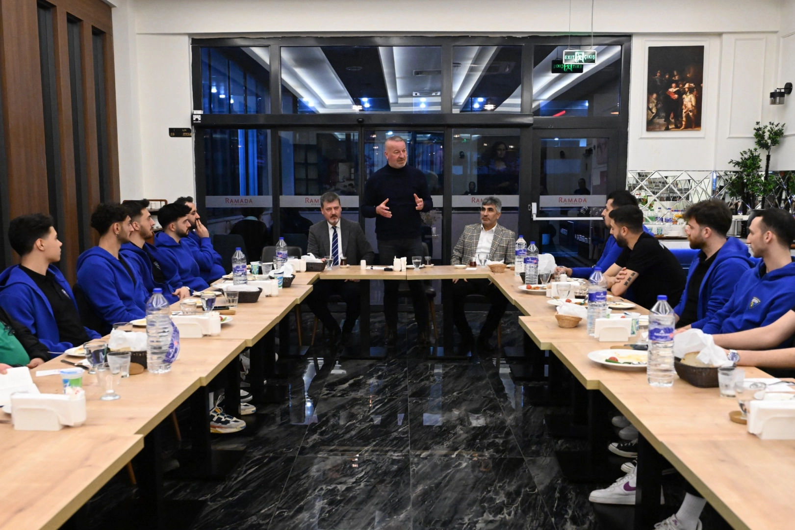 Karacabey'in Efeleri'ne şampiyonluk yolunda moral