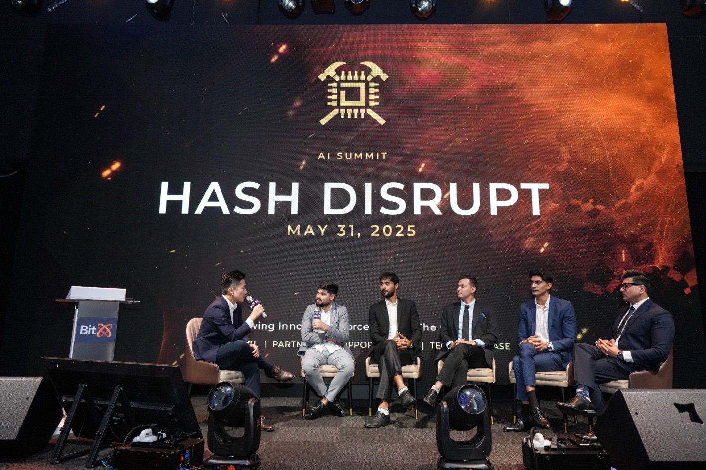 BitX, Hash Disrupt AI Zirvesi 2025’e Güç Verdi — V2 Hızlandırıcıyı Tanıttı ve Stratejik Madencilik Ortaklıkları Kurdu