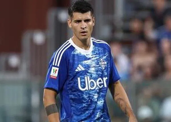 Morata Como Formasıyla İlk Kez Sahada