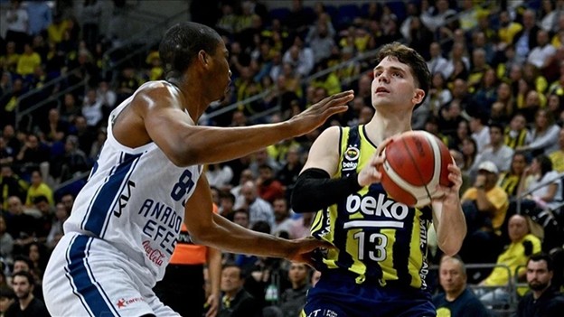 EuroLeague’de Dev Randevu: İstanbul’un Devleri Parkede Kozlarını Paylaşıyor!