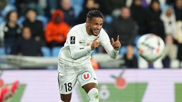 Kasımpaşa’da Transfer Fırtınası: Gabonlu Yıldız Jim Allevinah İmzayı Attı!