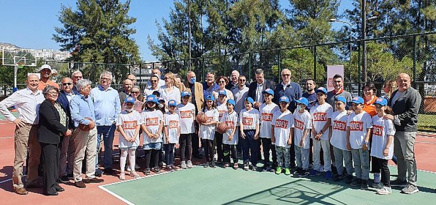 TEGV, BİDEV’in desteği ile İzmir’de bulunan Çiğli Eğitim Parkı Basketbol Sahası’nı yeniledi