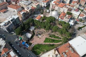 Manisa Büyükşehir, Soma’da 13 Eylül Parkı’nı yeniliyor