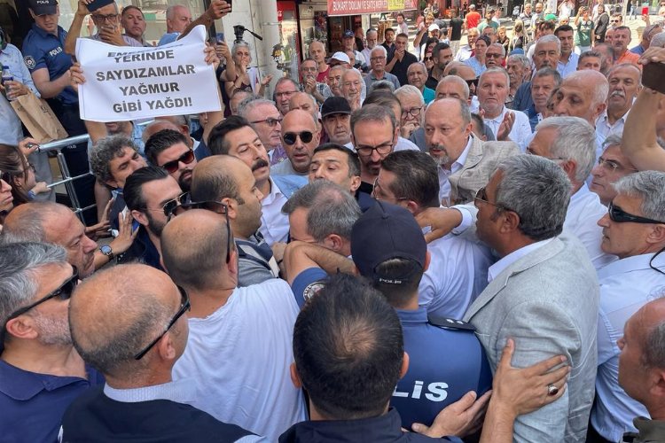 Bursa’da zam protestosunda bidonlu arbede!