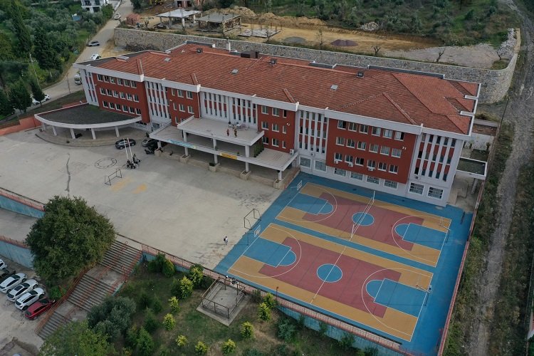 Kocaeli’nde 188 okula basket ve voleybol sahası